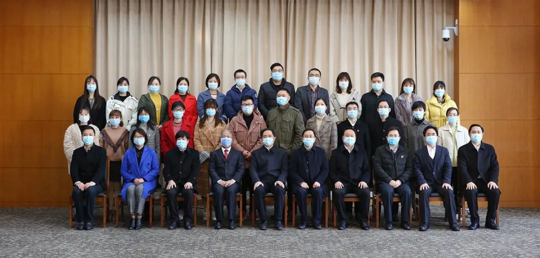 向法律宣战要不要告诉真相 向法律宣战要不要告诉真相