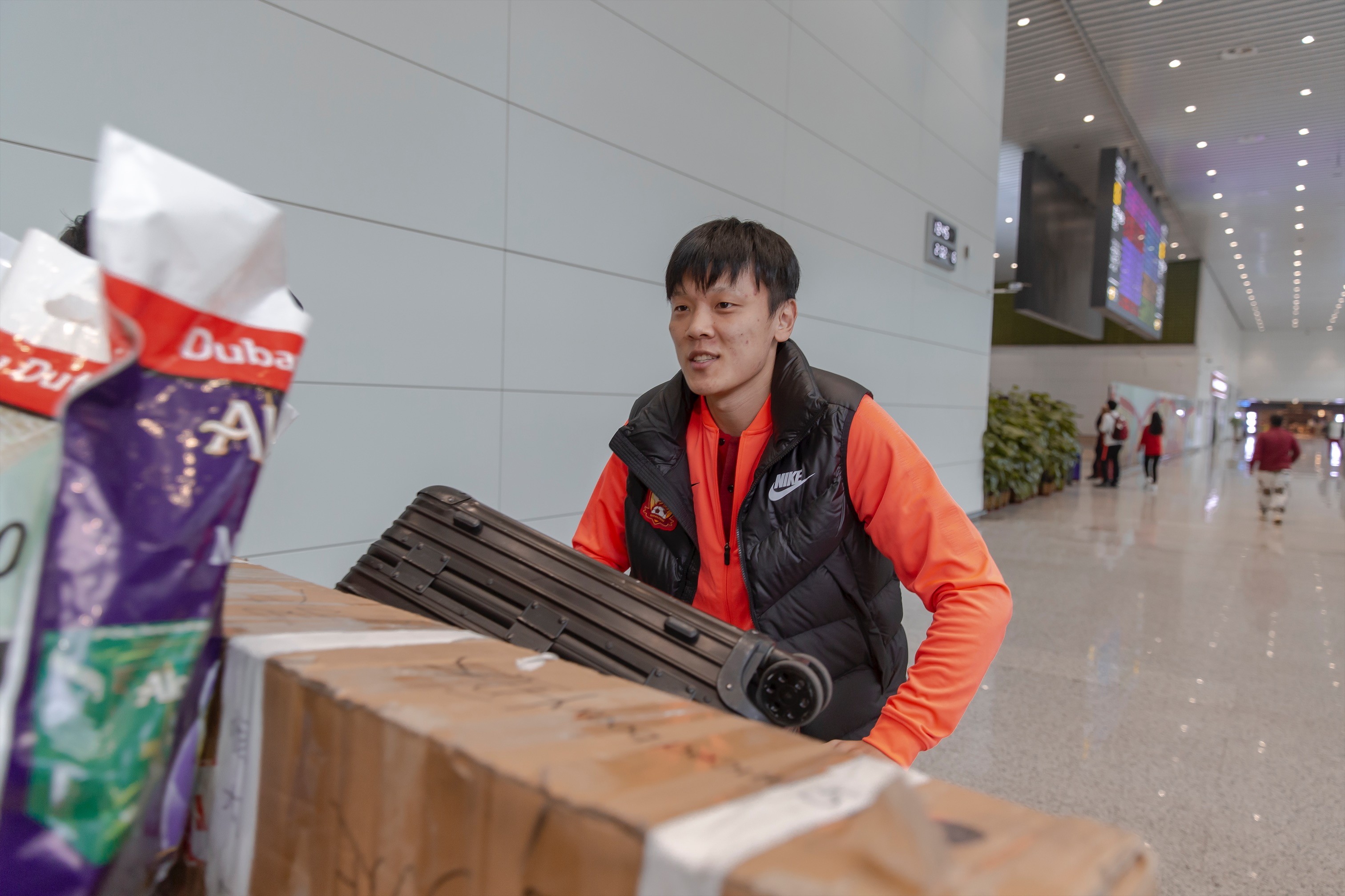 开云体育官网-洛杉矶湖人训练开放日，今晨内部沟通引欢呼，中超在即，高层口径保持一致的简单介绍